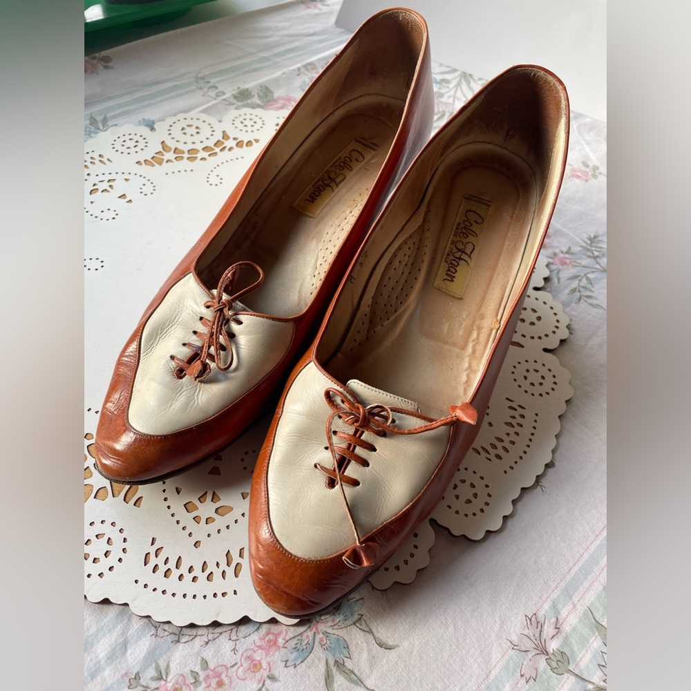 Cole Haan Brown and Cream Leather Spectator Oxford Pumps Size 9.5 /Made in Italy